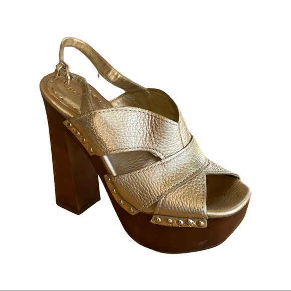 BCBGENERATION Blend Metallic Gold Platform Chunky Wood Heel Sandals Heels 6 - Picture 1 of 11